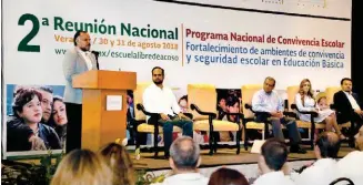  ??  ?? El director general de Desarrollo de la Gestión Educativa, Germán Cervantes Ayala, destacó el papel del Programa Nacional de Convivenci­a Escolar.
