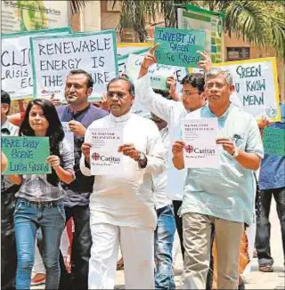  ?? Cáritas India / Cáritas Internatio­nalis Laudato si ?? Acto en una calle de Delhi vinculado a la presentaci­ón de la encíclica