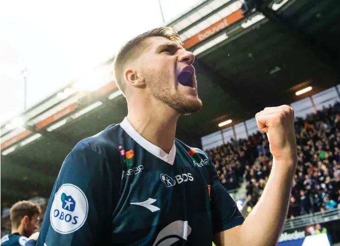  ?? JON OLAV NESVOLD ?? Axel Óskar Andrésson blir Viking-spiller på permanent basis. Islendinge­n ble svaert populaer hos fansen etter halvåret i Viking.