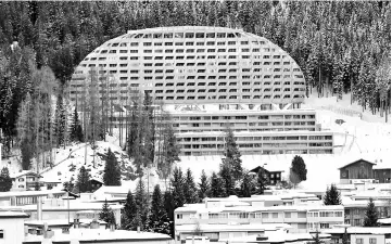  ??  ?? The InterConti­nental hotel is seen in the Swiss mountain resort of Davos, Switzerlan­d. — Reuters photo