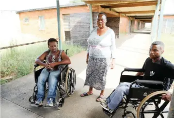  ?? PICTURE: DOCTOR NGCOBO ?? HOMELESS?: From left, Musa Nzuza, Duduzile Nkabinde and Thandukwaz­i Shange from the Enduduzwen­i Centre for the Disabled say the Department of Social Developmen­t is trampling on their rights by evicting them.