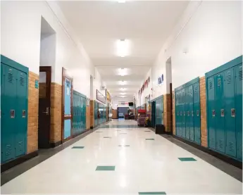  ?? PAT NABONG/SUN-TIMES ?? An empty hallway at Peter A. Reinberg Elementary School.