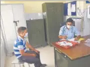  ?? HT PHOTO ?? A doctor tends to a patient at MMG Hospital, in Ghaziabad, on August 30.