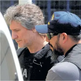  ??  ?? A declarar. Amado Boudou, ya preso, en una de sus visitas a Tribunales.