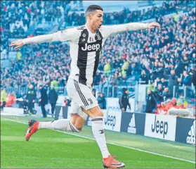  ?? FOTO: EFE ?? Cristiano Ronaldo celebra uno de sus dos tantos a la Sampdoria