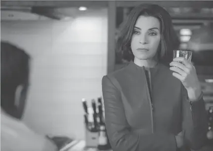  ?? JEFF NEUMANN/CBS ?? Julianna Margulies’ Alicia Florrick, a.k.a. The Good Wife, doesn’t shy away from having a good, stiff drink.