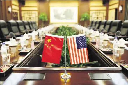  ??  ?? HIPÓTESIS. El estudio de Caliendo analiza qué ocurriría si Estados Unidos y China aumentan sus aranceles, y si todo el mundo reacciona.