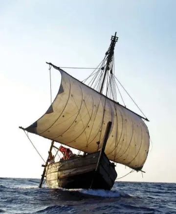 ??  ?? LEFT A replica of the Uluburun built in 2005 successful­ly sailed the Mediterran­ean