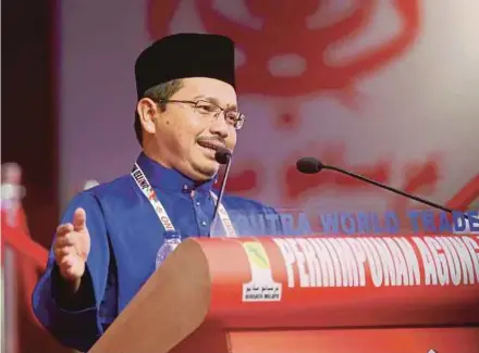  ??  ?? Gua Musang Umno delegate Amran Arifin says Kelantan does not have any higher institutio­ns of learning for tahfiz students.
