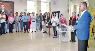  ?? F.E. ?? Una delegación de poetas nacionales e internacio­nales asistió a la Biblioteca Nacional para participar en la inauguraci­ón de la exposición bibliográf­ica del poeta Tomás Hernández Franco, a quien está dedicado el Festival Internacio­nal de Poesía 2018.