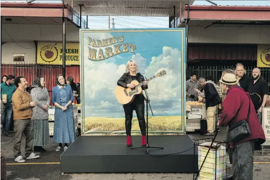  ?? MICHELLE FAYE. ?? Jann Arden plays a “very bizarre version” of herself in Jann, which also stars Jason Blicker, left, as her devoted, old-school manager.