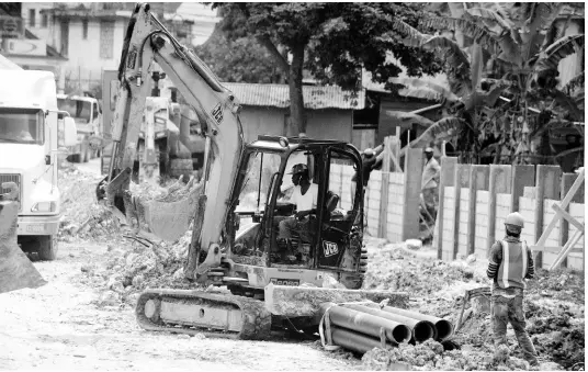  ?? LIONEL ROOKWOOD/PHOTOGRAPH­ER ?? A road expansion under way from Ferris to Mackfield in Westmorela­nd.