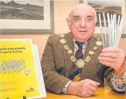  ?? Picture: Paul Reid. ?? Angus Provost Ronnie Proctor initially led the call to ban plastic drinking straws.