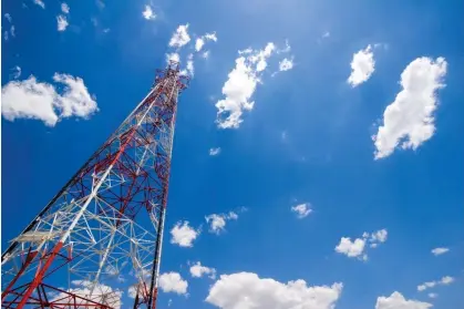  ?? ?? A different radio tower, which has presumably not been stolen. Photograph: Ryan McGinnis/Getty Images