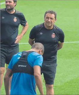  ?? FOTO: P. PUNTÍ ?? Eusebio Sacristán alineará un ‘once’ de circunstan­cias por las numerosas bajas