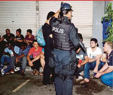  ??  ?? The foreigners detained by the Federal Police’s Counter-Terrorism Division in Cyberjaya.