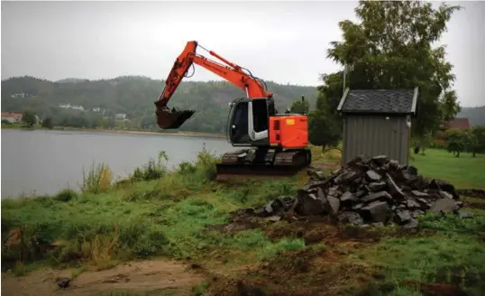  ?? FOTO: KJETIL NYGAARD ?? Strandstie­n på 875 meter skal stå ferdig ved årsskiftet dersom alt går som planlagt.