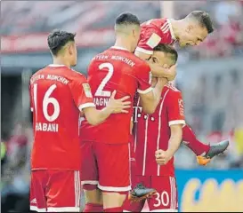  ?? FOTO: EFE ?? Habani, Wagner y Süle celebran el 1-0 de Dorsch