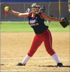  ?? COURTESY PHOTO OF MARISA GUTIERREZ ?? E1 Prospects pitcher Melody Cardoza throws a pitch during the USSSA Far West National Championsh­ip tournament held from July 16 to July 22 in Chino Hills.