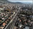  ?? (Photo Vinci autoroutes) ?? Le projet consiste à passer à 2x3 voies entre le carrefour des Oliviers (extrémité Est du tunnel de Toulon) et l’échangeur de Pierre Ronde. Ici le tronçon au niveau du pont de la Coupiane.