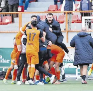  ?? //TCF_OFICIAL ?? Euforia en el Torrent tras vencer por 2-0 al Lleida Esportiu en el partido de la polémica