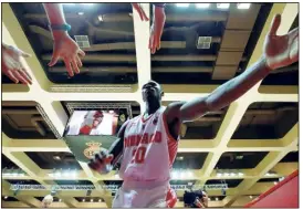  ?? (Photo J.F. Ottonello) ?? Luc Loubaki et les Monégasque­s reçoivent le CSP Limoges. Un hommage sera rendu au président Forte avant le coup d’envoi.