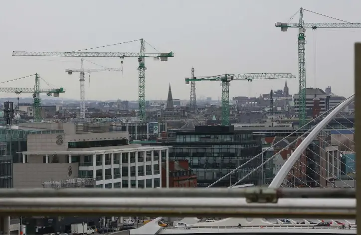  ??  ?? DIFFERENT OUTLOOK: Earnings figures are stagnating in Ireland despite claims by the State’s statistici­ans that the country’s economy is expanding rapidly