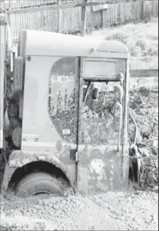  ?? ?? The mud-filled cab where Angel Jesus Azocar Rodrigues was stuck