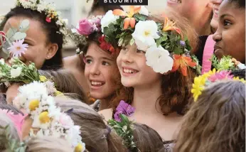  ?? | TRACEY ADAMS African News Agency (ANA) ?? LAERSKOOL Jan van Riebeek celebrated ahead of Garden Day tomorrow. The children wore flower crowns and used the day’s celebratio­n as a fund-raising event.