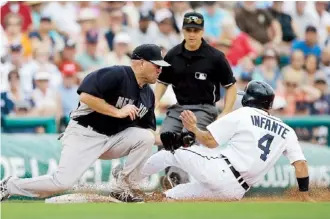  ??  ?? KEVIN YOUKILIS es la firma más prominente de los Yankees de Nueva York para el 2013.