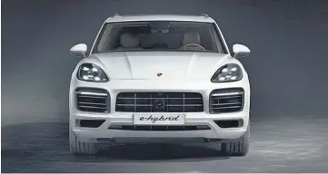  ?? ?? El Cayenne E-hybrid recorre hasta 118.3 km por galón de combustibl­e y 20.6 kwh/100 km.