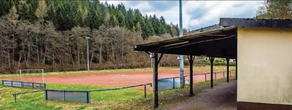  ?? FOTO: RUPPENTHAL ?? Den SV Saarhölzba­ch gibt es nicht mehr, den Sportplatz schon. Allerdings wird er nicht für Verbandssp­iele genutzt.