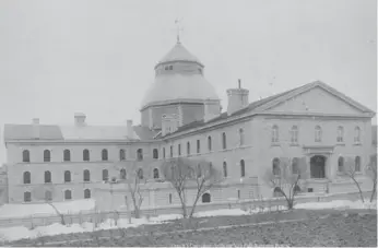  ?? QUEEN’S ARCHIVES ?? Maximum security jail, the Kingston Penitentia­ry, seen here in the 1890s, opened in 1835.