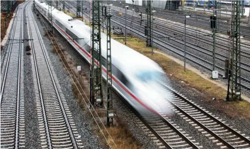  ?? Foto: dpa/Amelie Geiger ?? Schnell und reibungslo­s klappt bei der Bahn derzeit nicht viel.