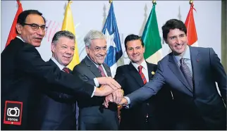  ?? HANDOUT / VÍA REUTERS ?? Cumbre. El presidente de Perú Martín Vizcarra (izq), junto a sus colegas de Colombia, Chile, México y Canadá.