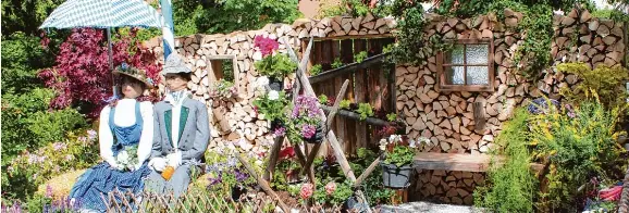 Mindelheimer Zeitung 2018 05 16 Blumenlust Statt Alltagsfrust Die Teilnehmer Stehen Fest Pressreader