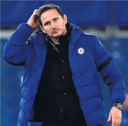  ??  ?? Gone wrong:
Frank Lampard watches the destructio­n of his Chelsea side by Manchester City on Sunday