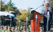  ?? AFP ?? Andrés López Obrador, presidente electo, pronunció un discurso ante las fuerzas armadas mexicanas.