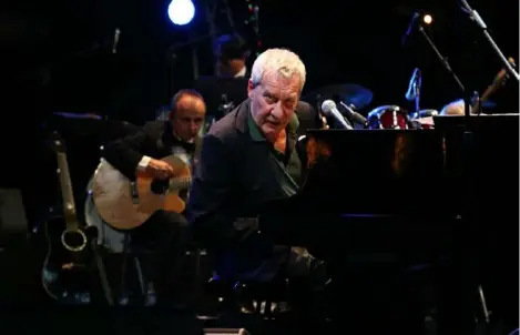  ?? (Photo Denis Fuentes) ?? Paolo Conte samedi après-midi dans les coulisses du festival Jazz à Juan où il a donné un concert unique en France avec son big band.