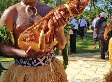  ?? ?? Na tabua e dua na noda i yau vaka Viti na iTaukei ka dau vakayagata­ki vakalevu ena kena lai vosaki e dua na yalewa me vakawatita­ki.