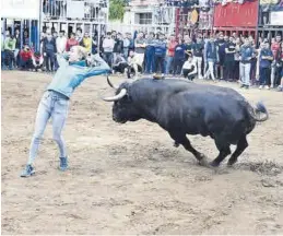  ?? ?? Esta ‘rodaora’ se ganó los aplausos del público con este quiebro a ‘Flautista’.