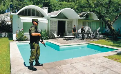  ?? Fotos ministerio de seguridad ?? Gendarmerí­a allanó dos viviendas en el Olivos Golf Club