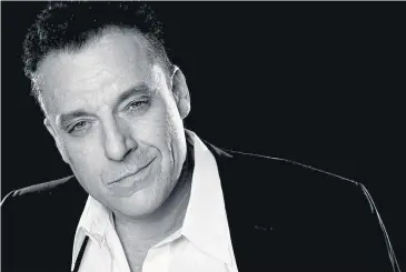  ??  ?? Tom Sizemore.