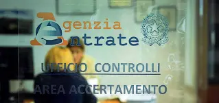  ??  ?? Se il creditore è «pubblico» I problemi maggiori si temono per le imprese indebitate verso Inps e Agenzia delle Entrate