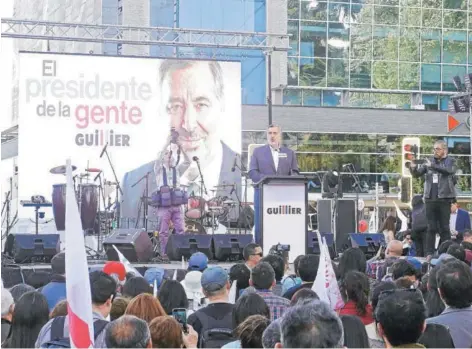  ?? FOTO AGENCIAUNO ?? El cierre de campaña de Guillier será cerca del monumento al ex Presidente radical Pedro Aguirre Cerda.