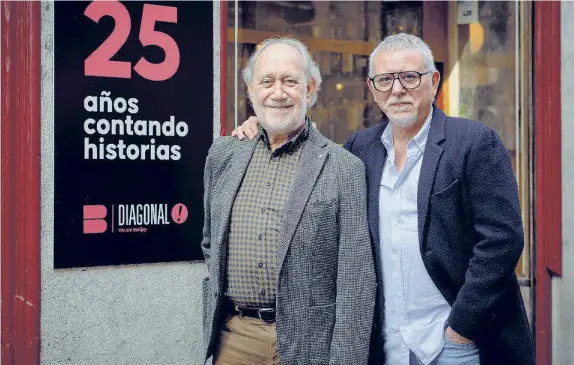  ?? BALBOA COMUNICACI­ÓN ?? Jaume Banacoloch­a, CEO, y Jordi Frades, director general de Diagonal, en el aniversari­o de la productora en la taberna «El Maño» de Madrid