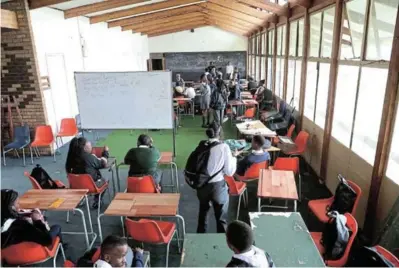  ?? THULANI MBELE ?? A group of 162 high school pupils who could not be placed for 2020 admission are still waiting to attend classes.