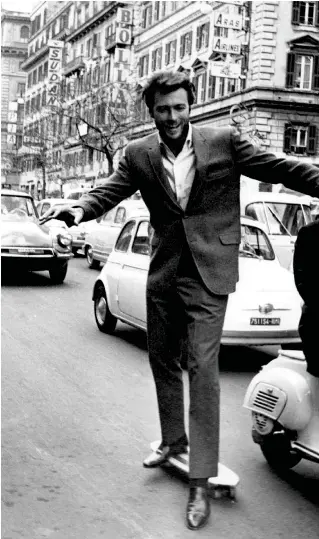 R atrio ricevente clint eastwood skateboard - joraophotography.com