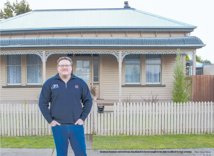  ?? Photo / Karen Pascoe ?? Graham Sumner moved from Auckland to Invercargi­ll to be able to afford to buy a home.