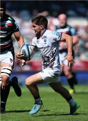  ??  ?? Bristol scrum-half Harry Randall breaks clear to score a second-half try